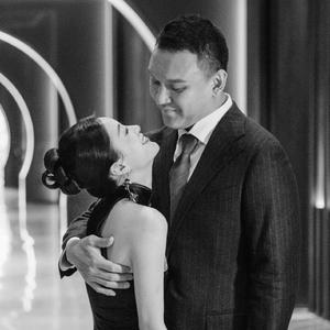 男的吃女的胸奶视频
