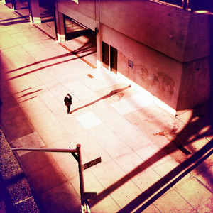 扒开男仆的🍑用手指调教男同
